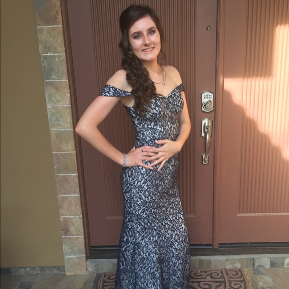 NORDSTROM Off the Shoulder Lace Mermaid Gown-PROM - Picture 1 of 4